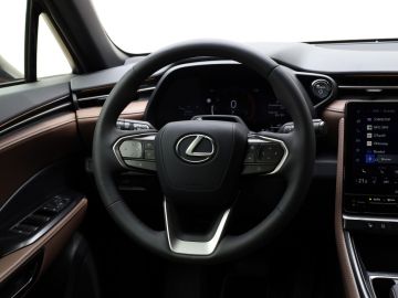 Lexus LBX